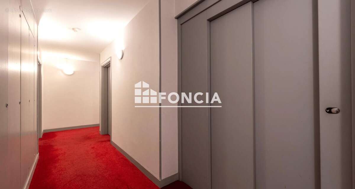 Appartement à LA GARENNE-COLOMBES