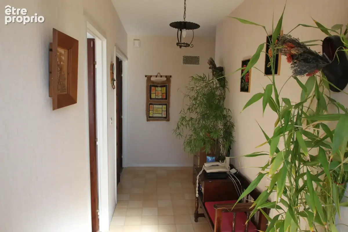 Maison plain pied de 95 m2 -beau jardin arbore - photo 4