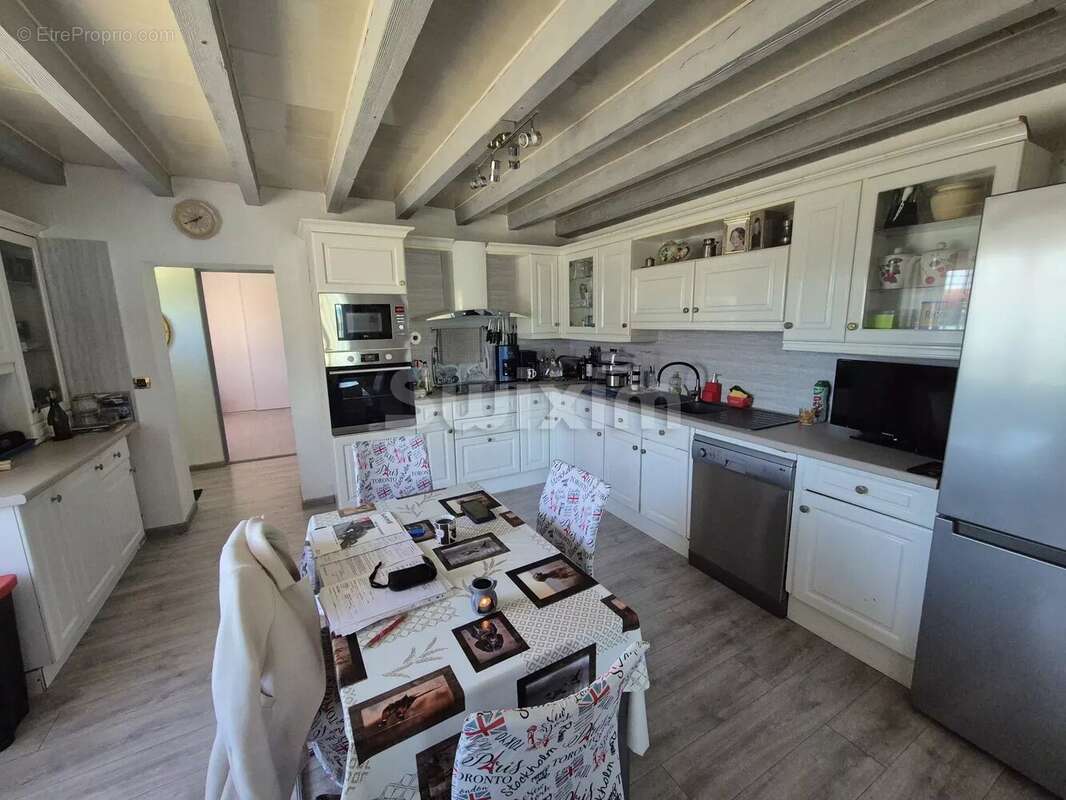 Maison à LE DESCHAUX