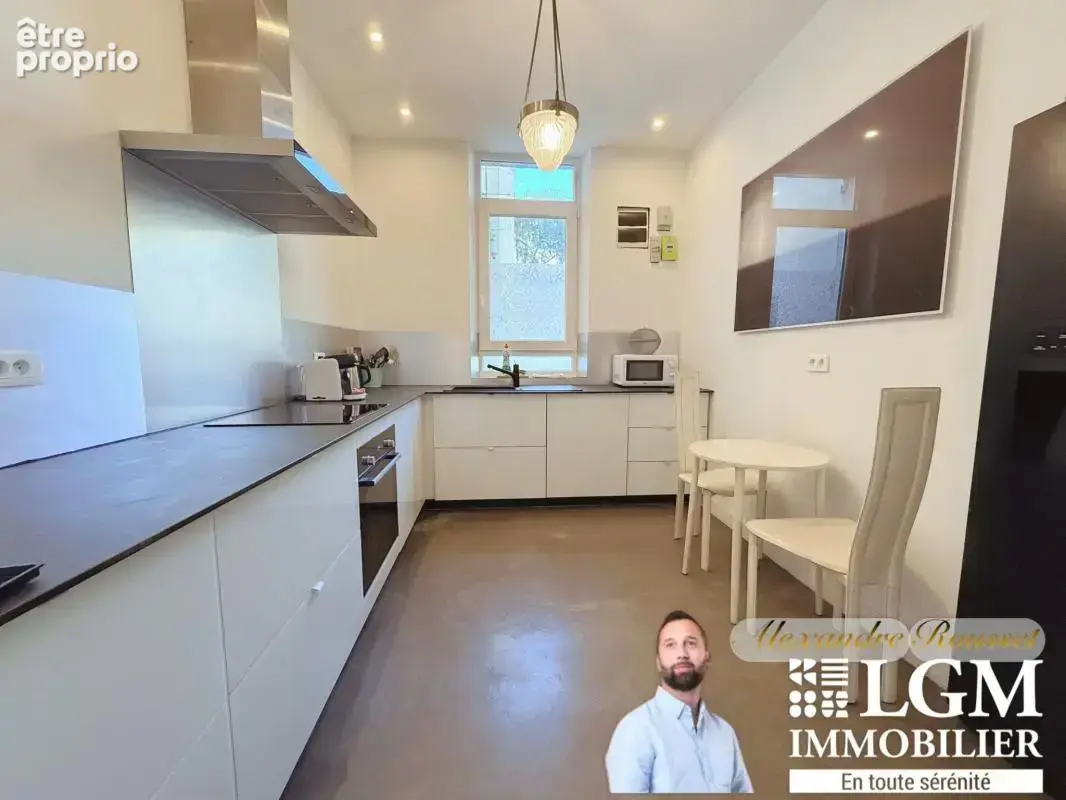  Appartement de caractère de 115 m² avec terrasse – Au cœur du centre historique de Nîmes - photo 12