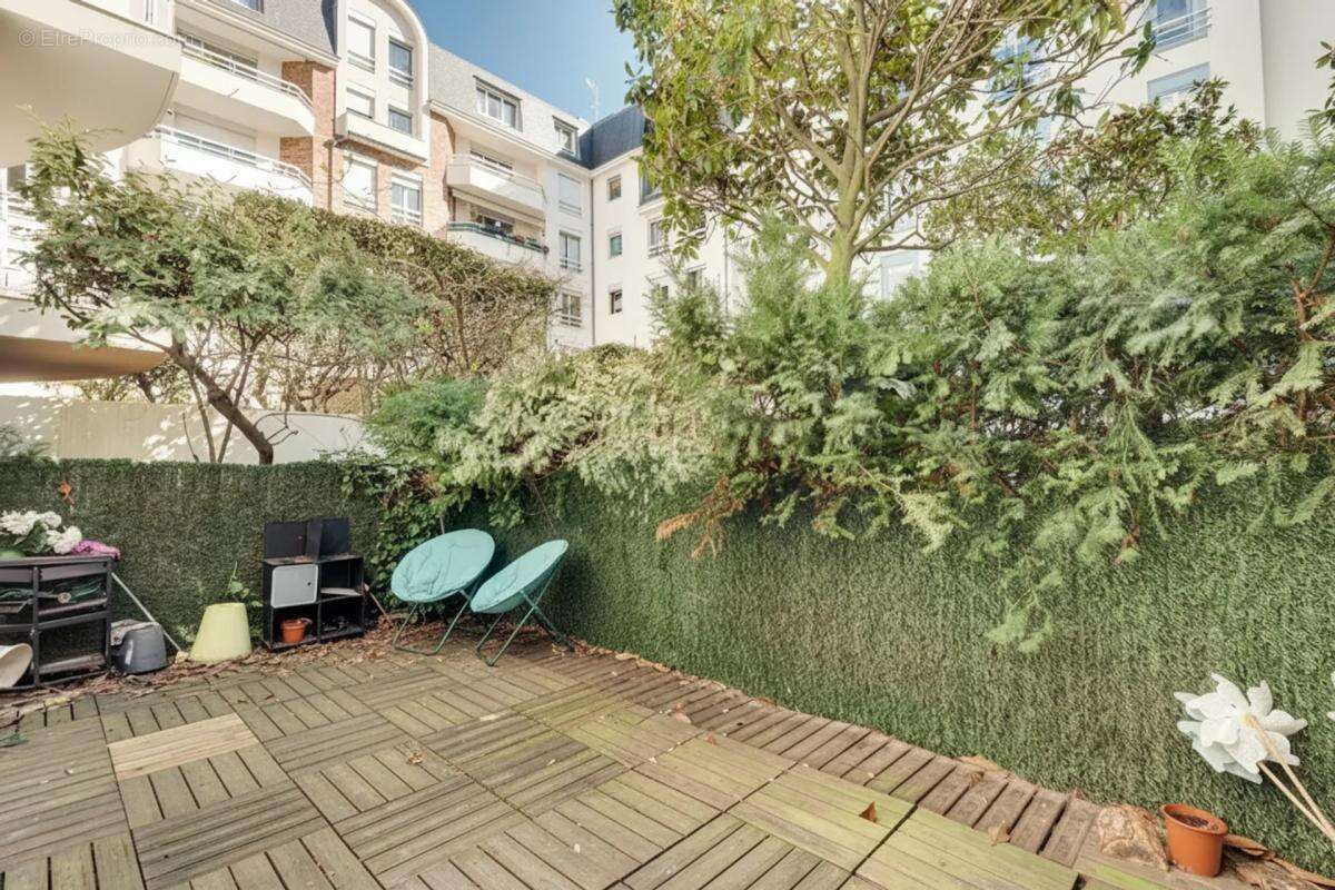 Appartement à CHARENTON-LE-PONT