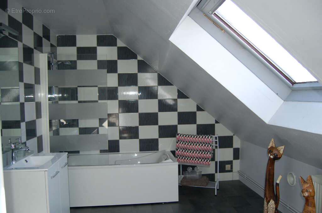 Maison à DRACY-SAINT-LOUP