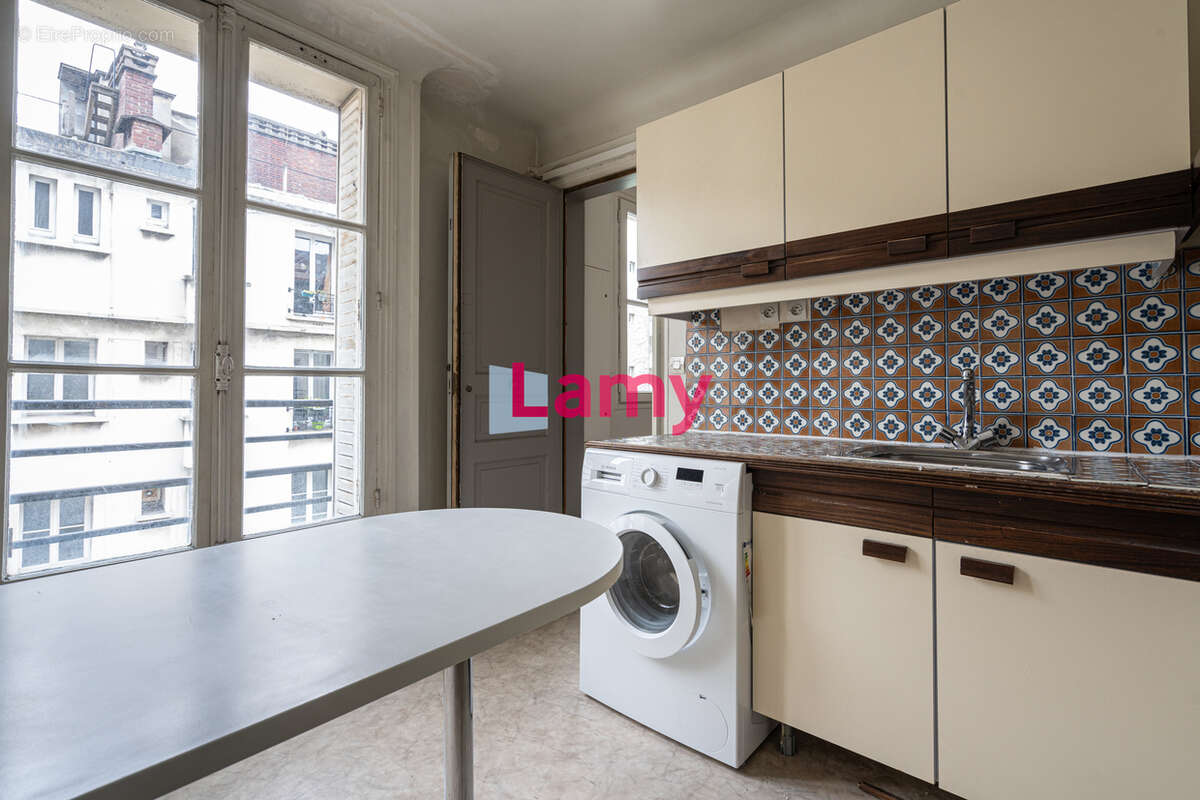 Appartement à PARIS-10E