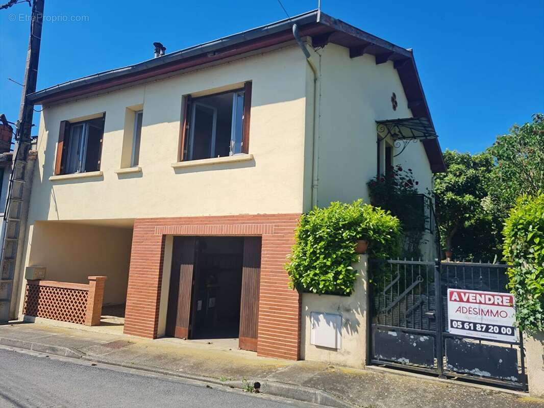 Maison à SAINT-SULPICE-SUR-LEZE