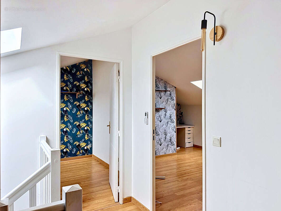 Rillieux village - duplex - t5 - 90m2 - dernier etage - terrasse - clim - photo 6
