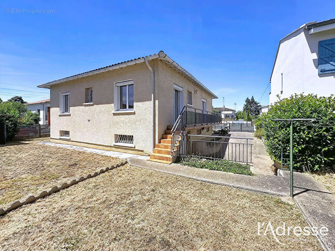 Exclusivité l'Adresse - Portet sut Garonne (Village) - Maison de 101m² avec sous-sol complet sur un terrain de 525m² - photo 16