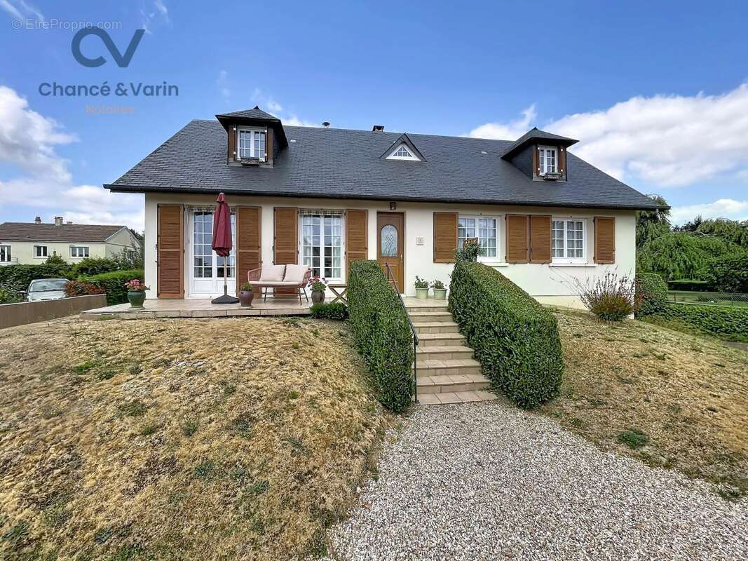Maison 128 m² à Ouilly-Le-Vicomte  - photo 2