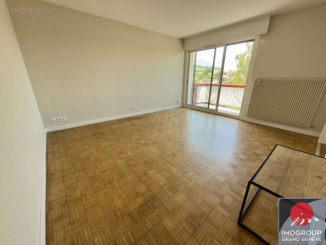 Appartement à DOUVAINE