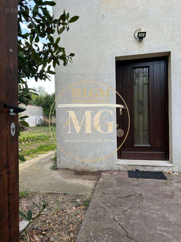 Appartement à MAUGUIO