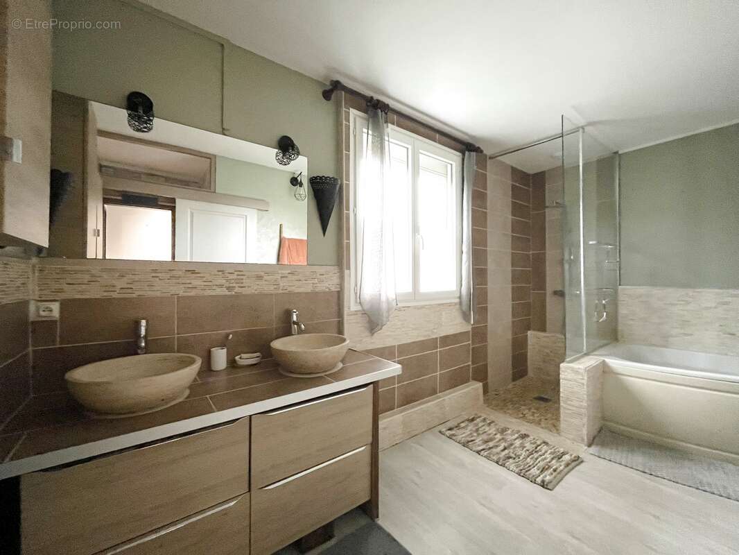 Maison à ARTIGUES-PRES-BORDEAUX