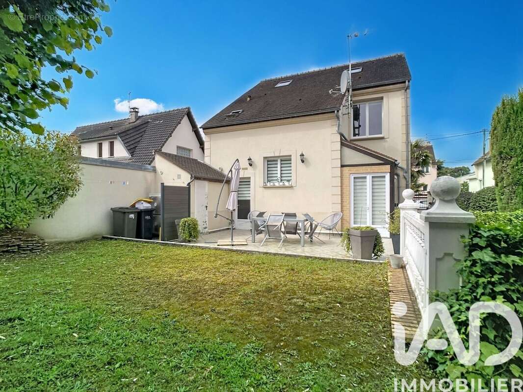 Photo 2 - Maison à SAINTE-GENEVIEVE-DES-BOIS