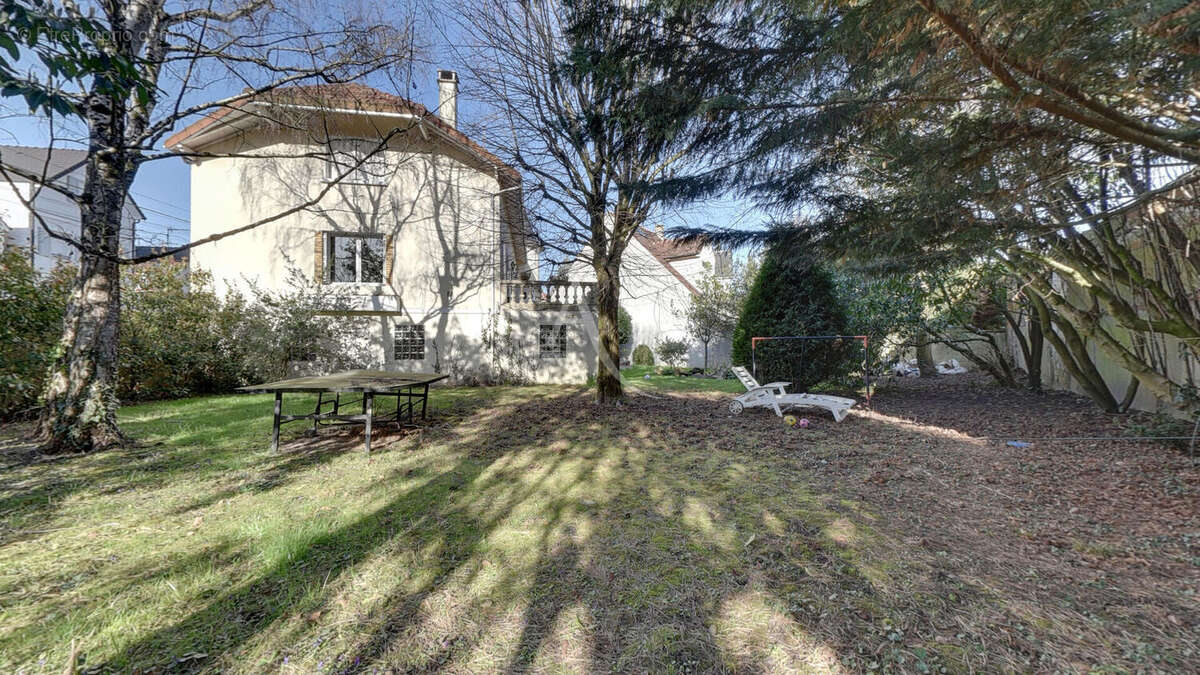 Maison à BRY-SUR-MARNE
