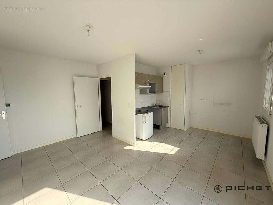 Eysines - 2 pièce(s)  45 m² avec double terrasse - photo 2