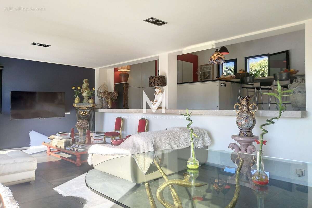 Maison à PLAN-DE-LA-TOUR