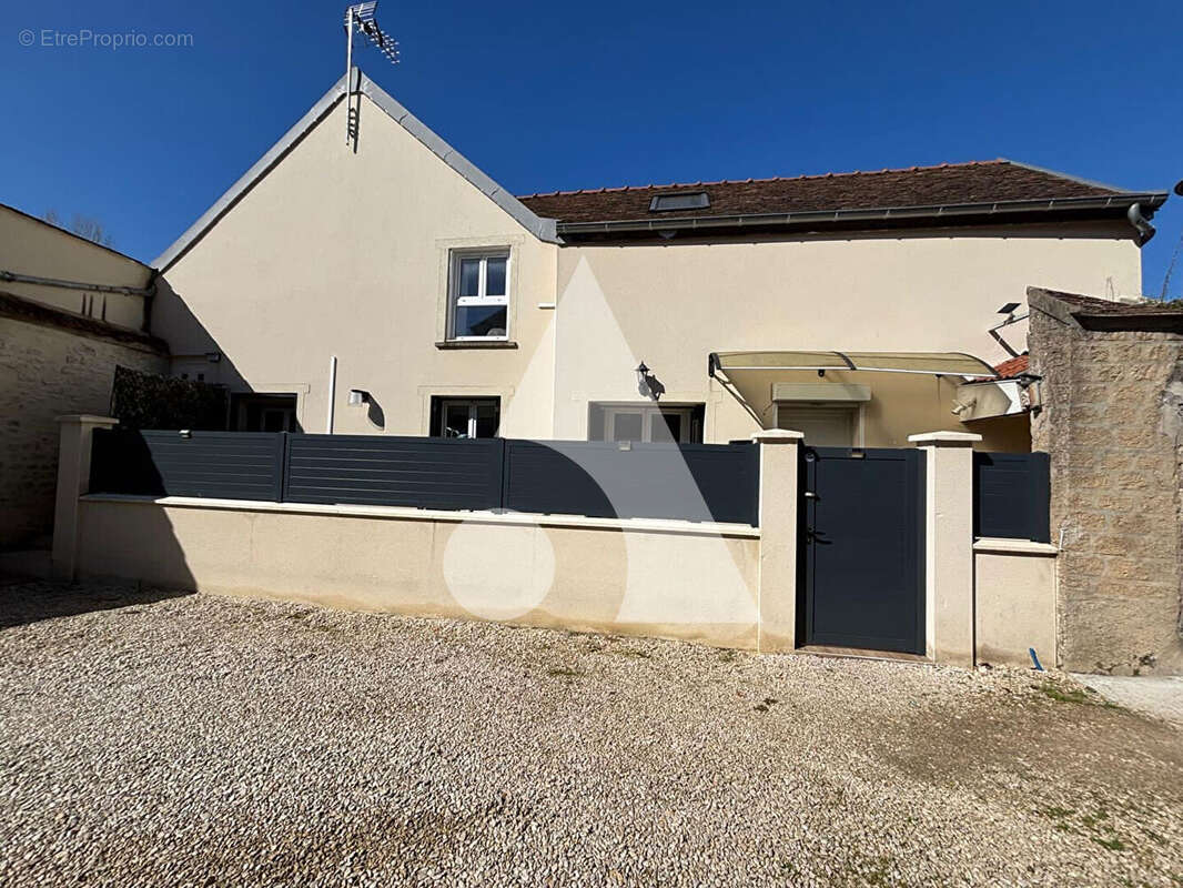 Appartement à BRIE-COMTE-ROBERT