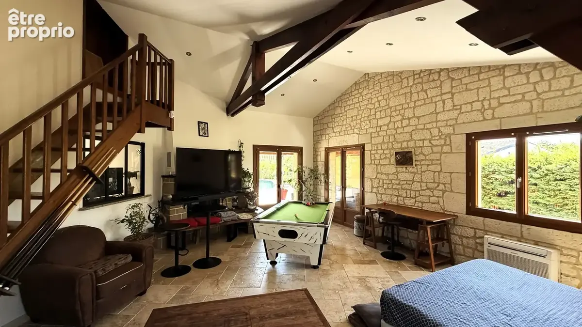 Propriété de 173 m2 avec maison 3 chambres et appartement T2 sur terrain de 1740 m2 avec piscine - photo 9