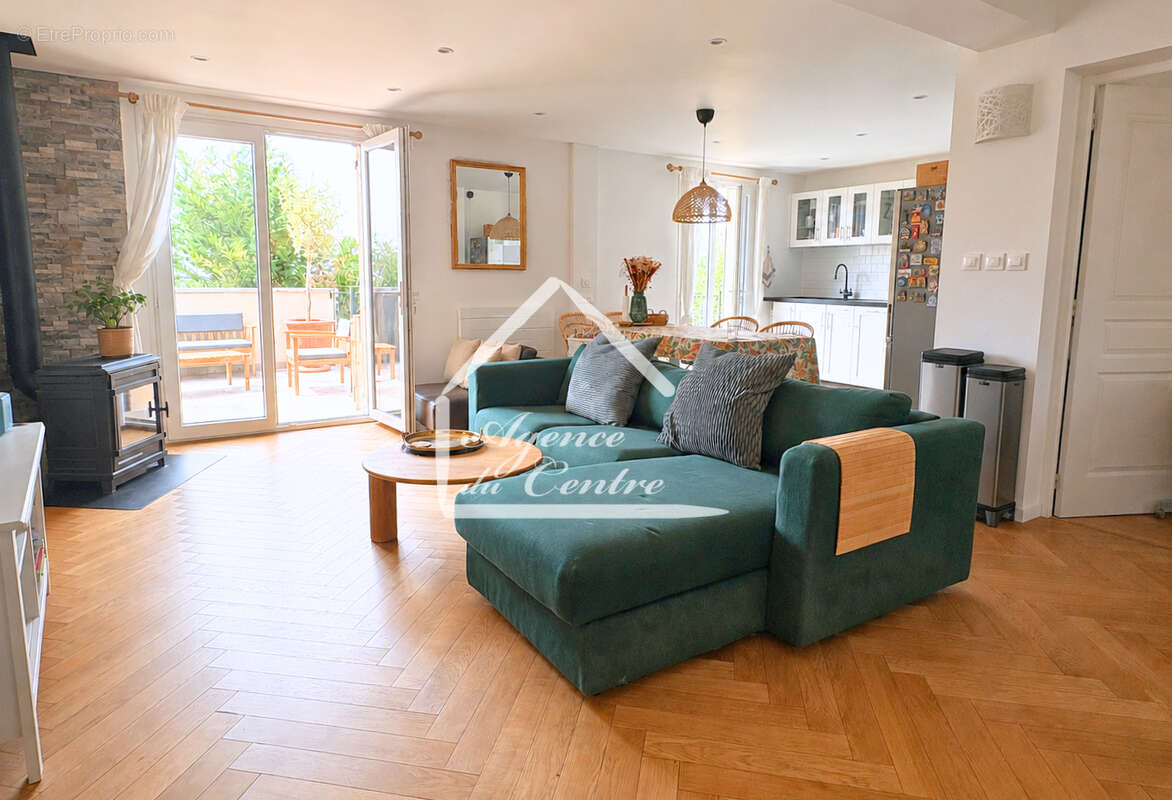 Maison rénovée de 115 m² - photo 3