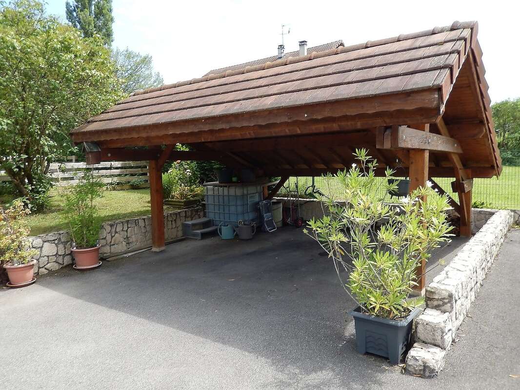 Abri-Voitures - Maison à FILLINGES
