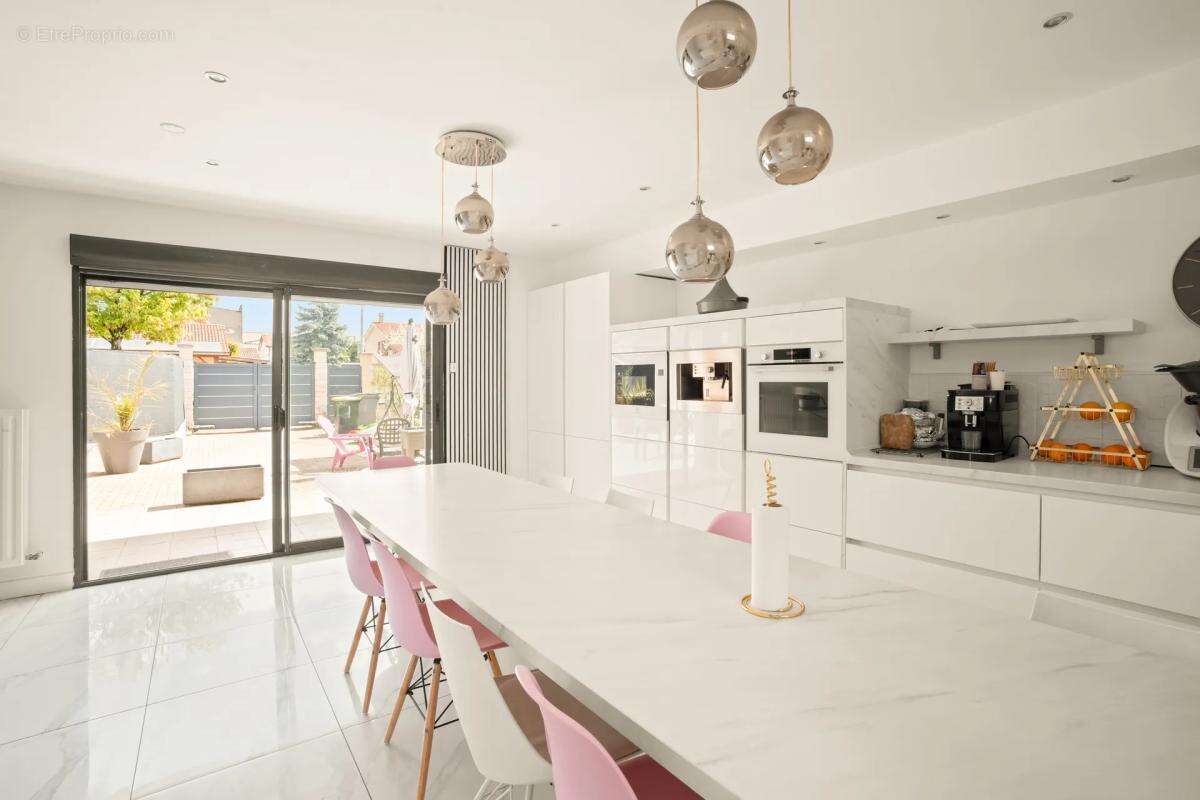 Maison à VAULX-EN-VELIN