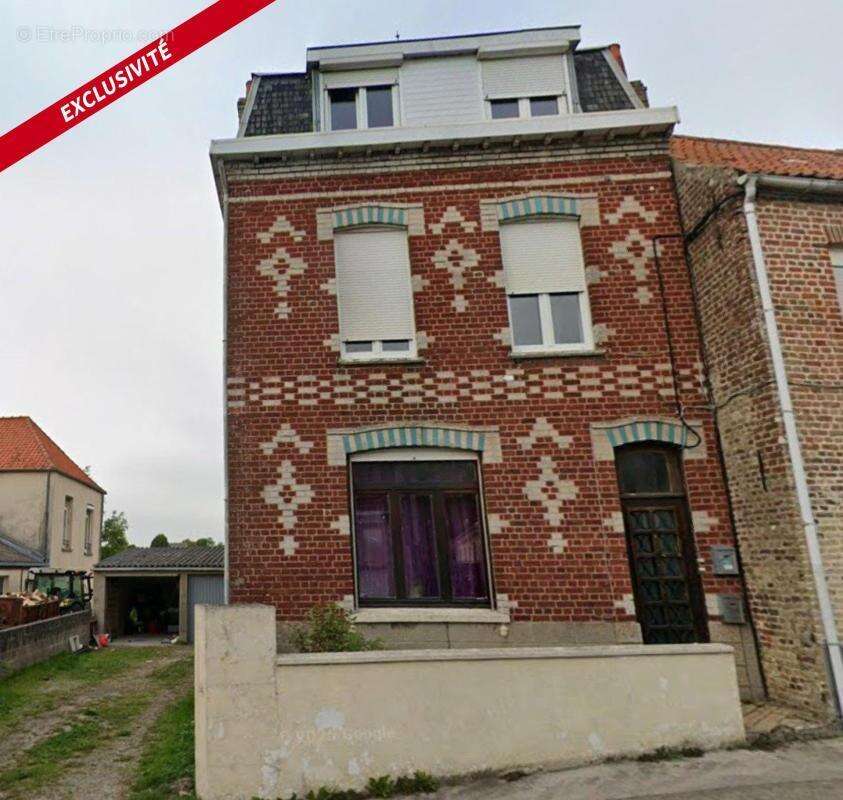 Maison à SAINT-MOMELIN