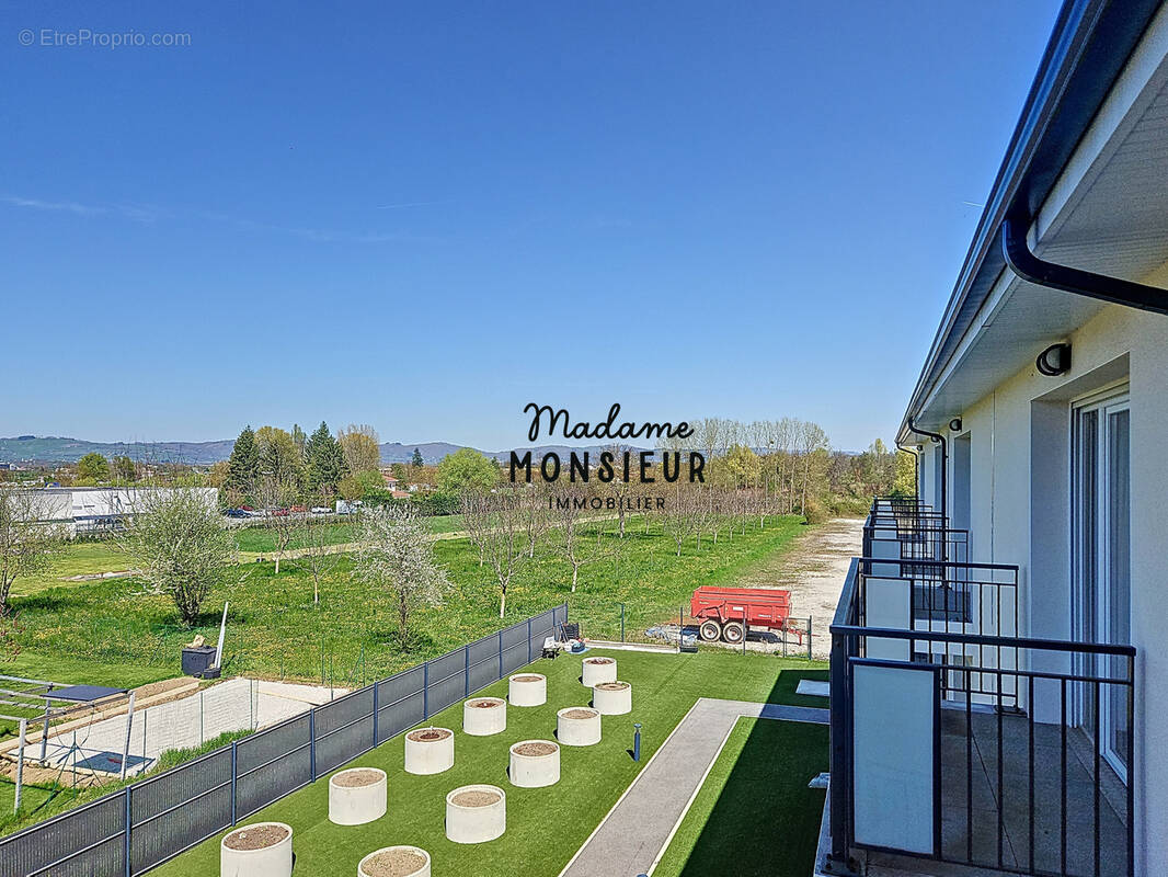 Appartement à SAINT-ETIENNE-DE-SAINT-GEOIRS