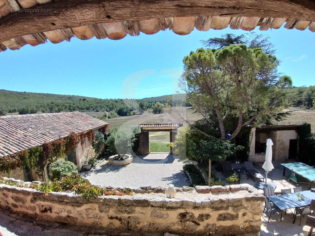 Maison à PERNES-LES-FONTAINES