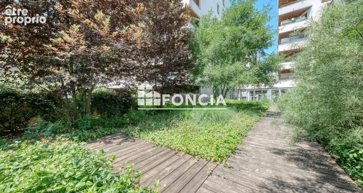 Villeurbanne Salengro - T3 récent (2018) de 62 m² avec terrasse & garage boxé INCLUS – Calme absolu - photo 11
