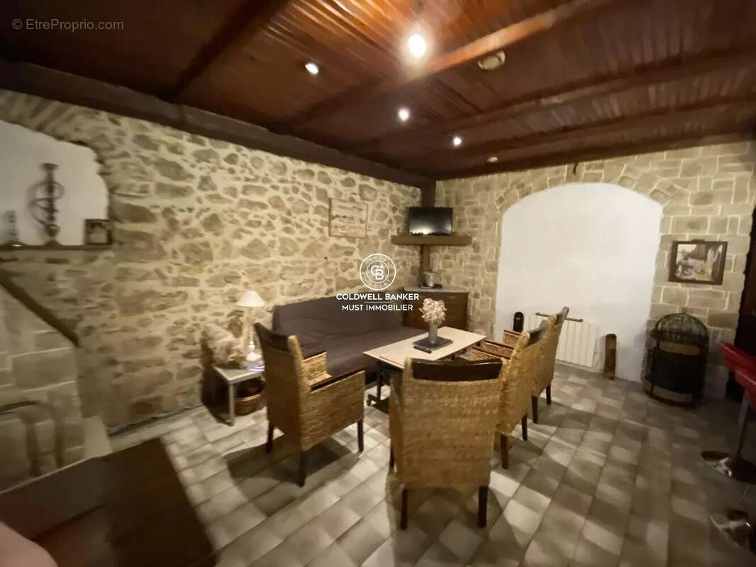 Commerce à TAUTAVEL