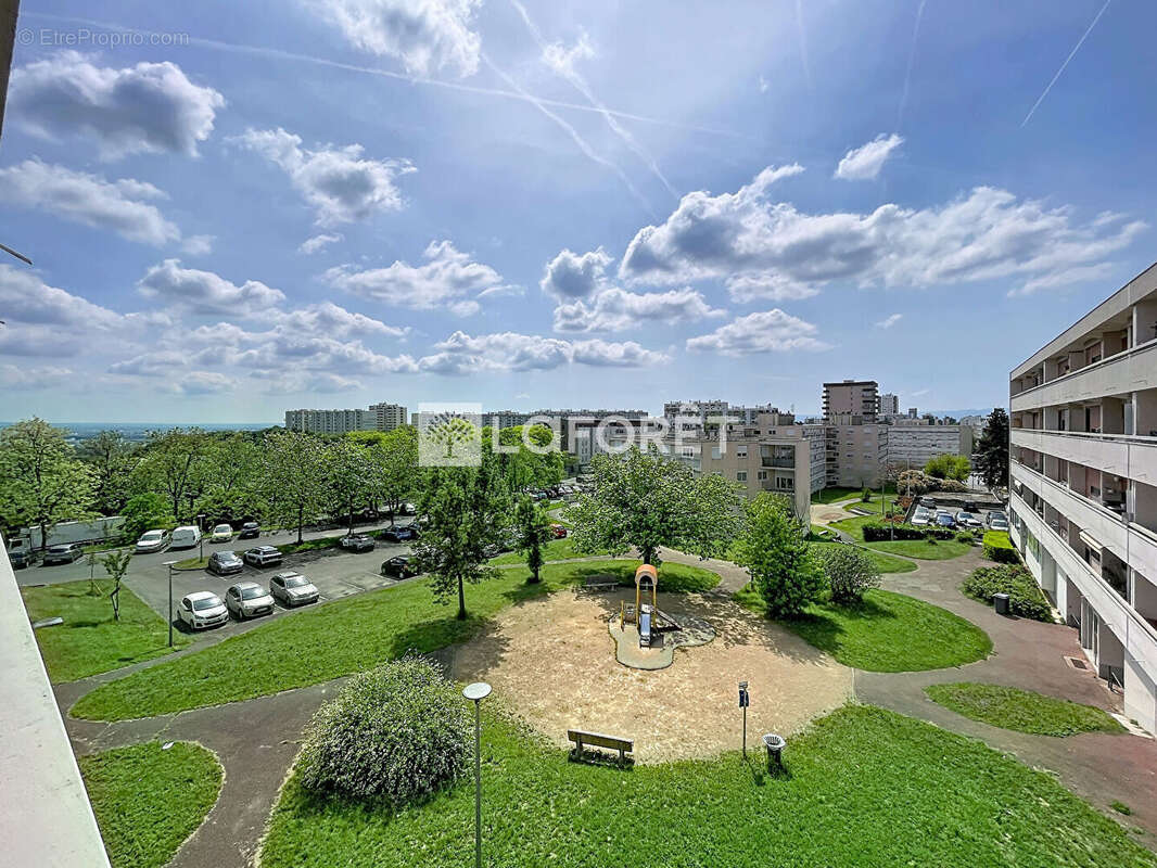 Appartement à RILLIEUX-LA-PAPE