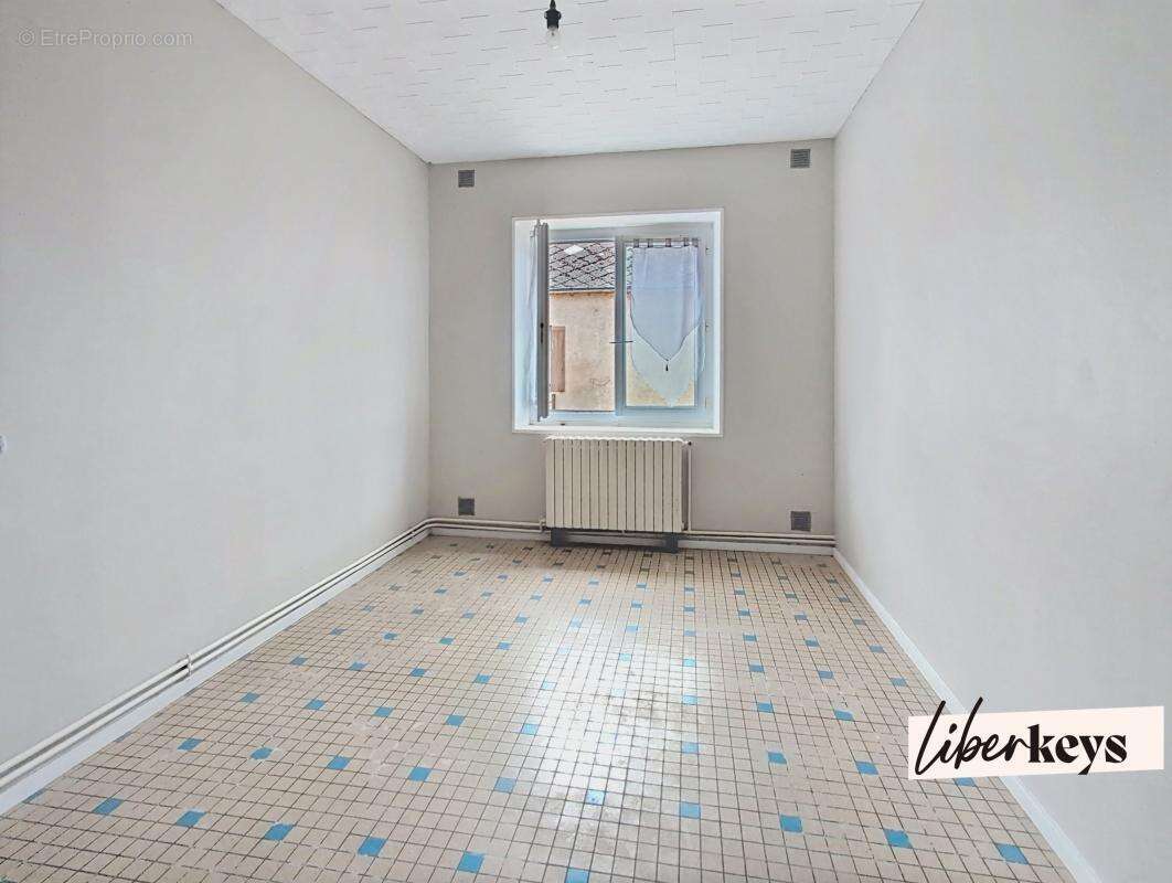 Ensemble immobilier à rénover – 3 habitations – Idéal gîtes ou projet familial - photo 10