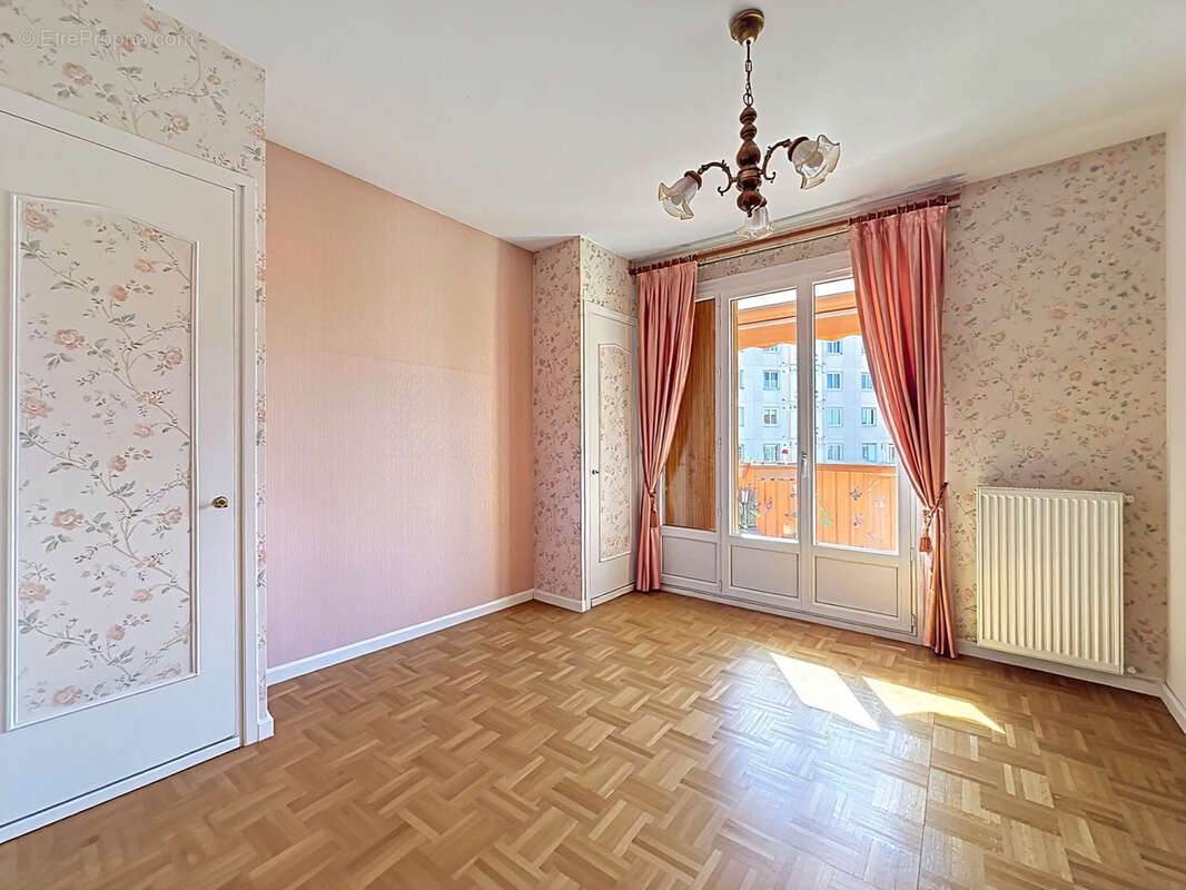 Appartement à SAINTE-FOY-LES-LYON