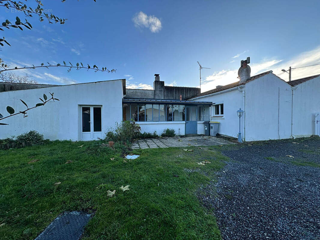 Maison à COMMEQUIERS