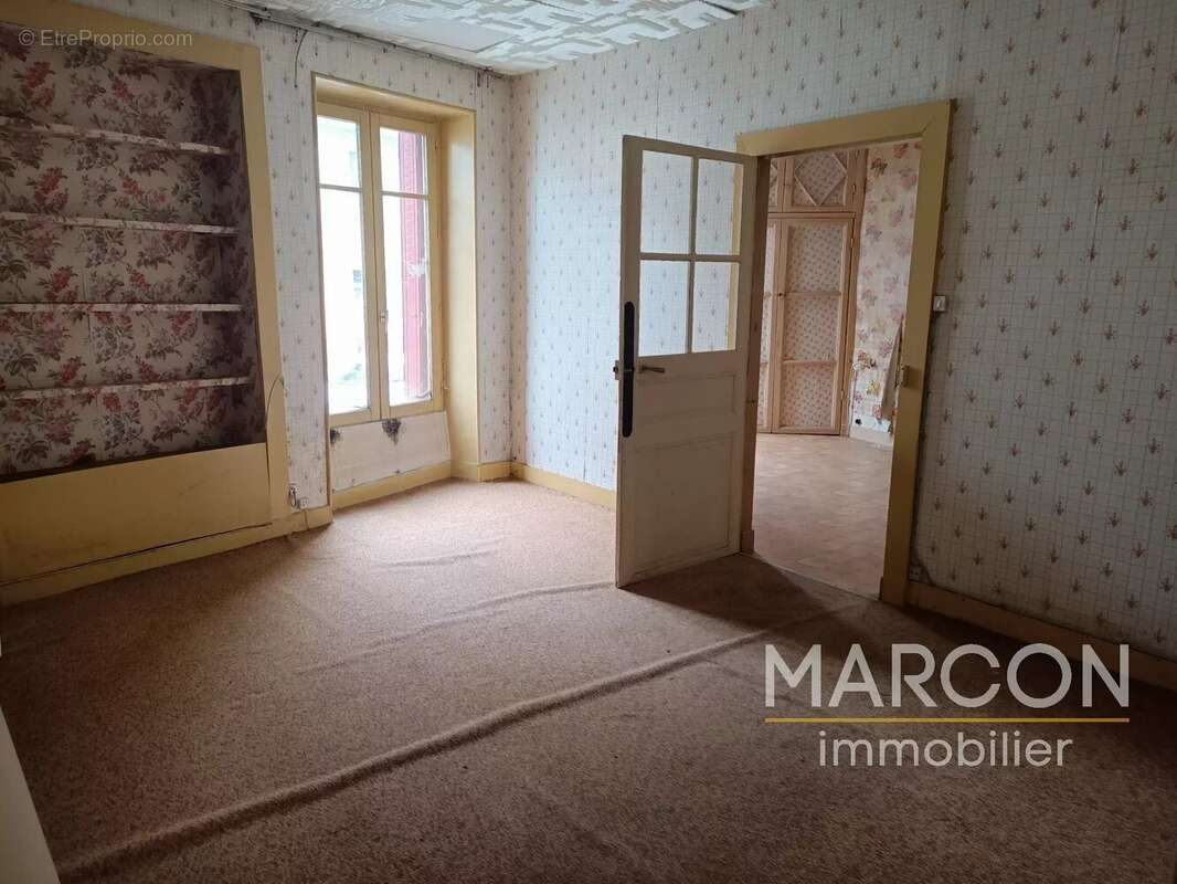 Maison à LAVAVEIX-LES-MINES