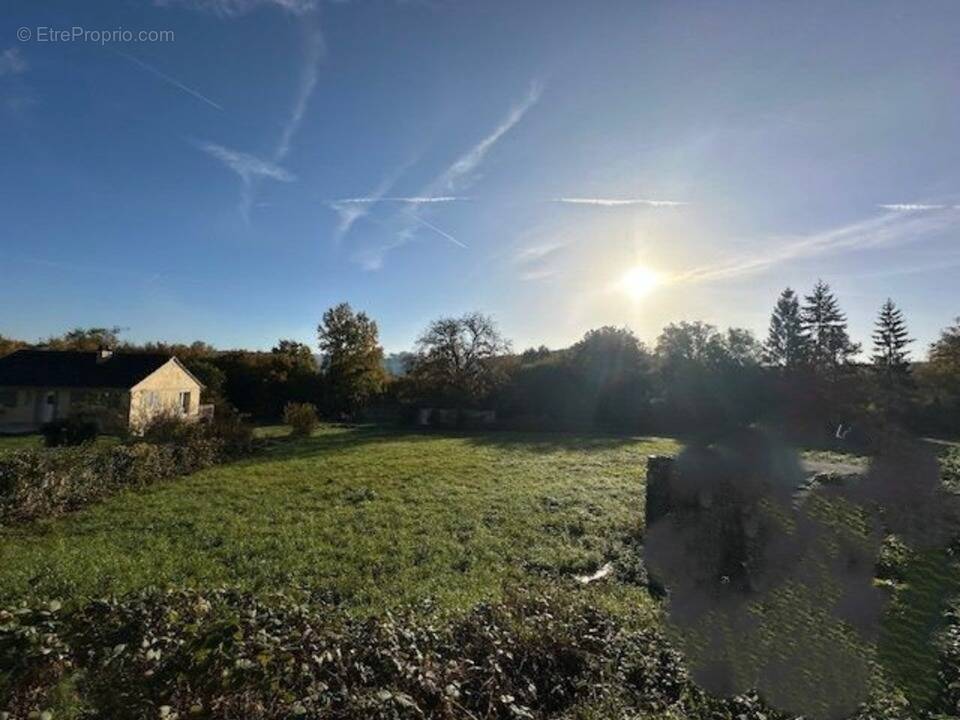 Terrain à BRAY-ET-LU