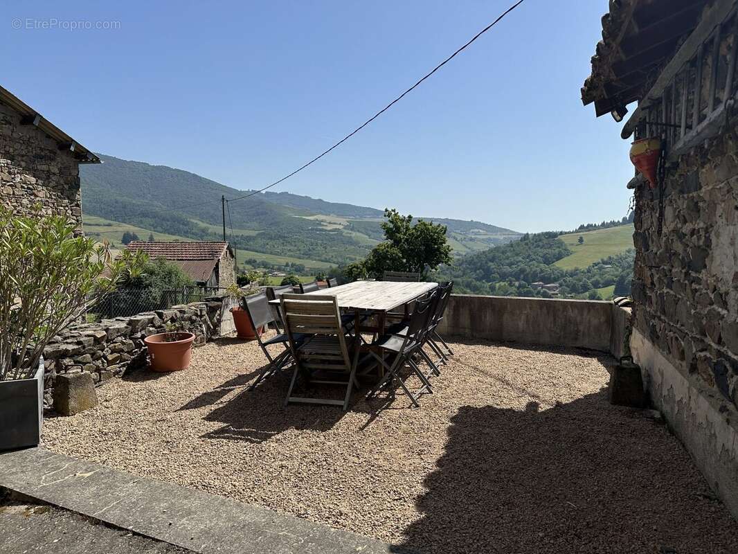 Maison à SAINT-DIDIER-SUR-BEAUJEU