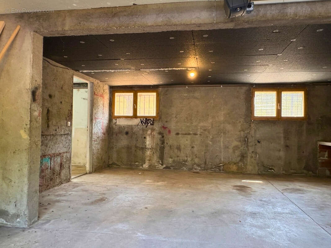 MAISON FAMILIALE avec grand garage et terrain clos à seulement 8 minutes de COGNAC - photo 14