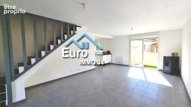 Maison 3 faces de 80 m² avec garage et extérieur  - photo 2
