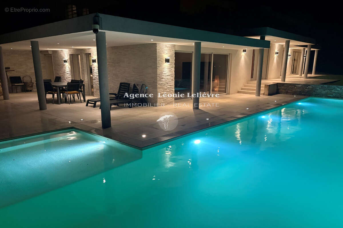 Maison à LES ISSAMBRES