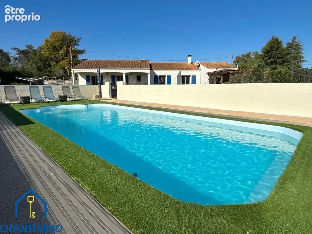 Pavillon de plain pied avec piscine couverte - photo 1
