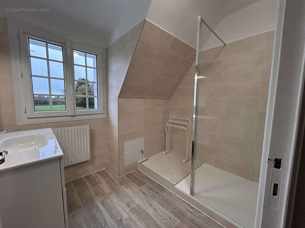 Maison à POULLAN-SUR-MER