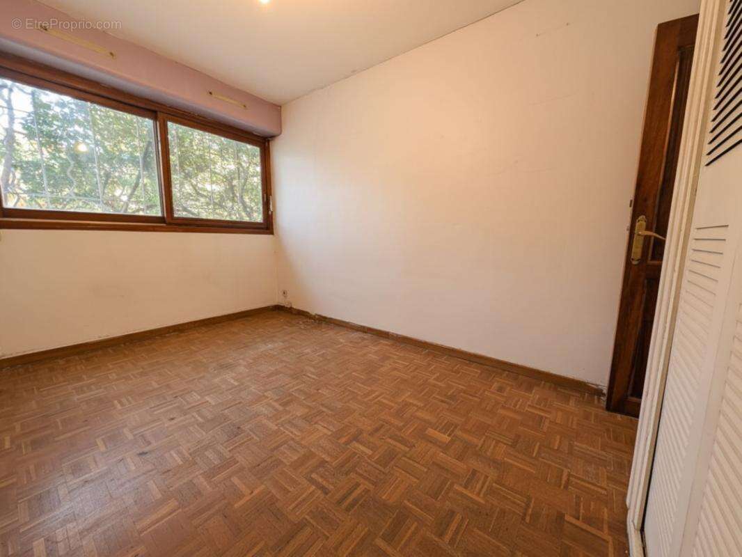 Appartement à MARSEILLE-5E