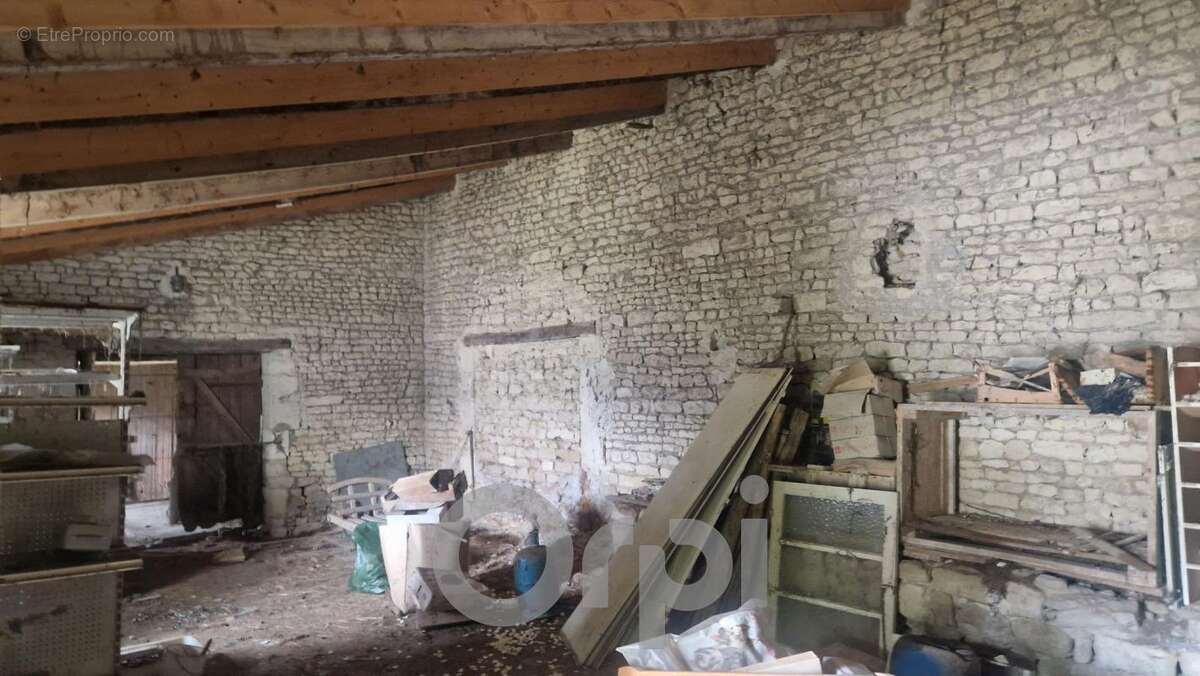 Maison à CROIX-CHAPEAU