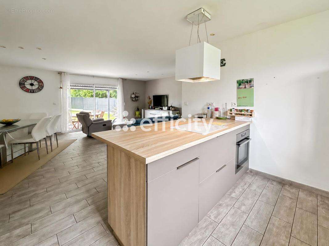 Maison 105 m² à Ecoyeux  - photo 9
