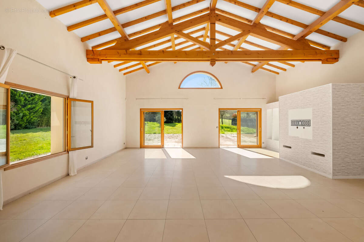 Photo 3 - Maison à SAINT-PIERRE-DE-CHANDIEU