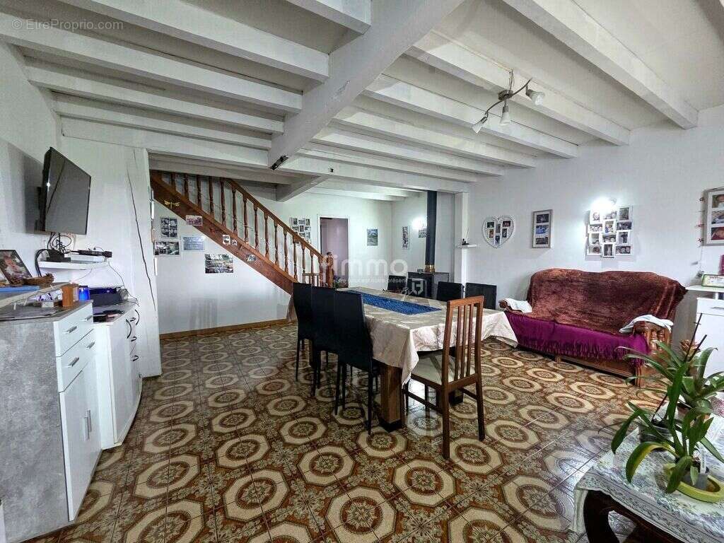 Maison à PORTETS
