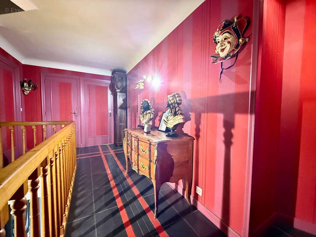 Maison à COMMELLE-VERNAY