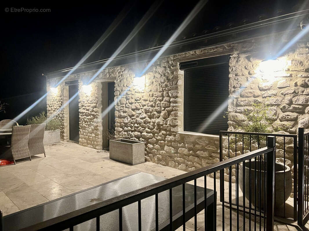 Maison à SUZE-LA-ROUSSE