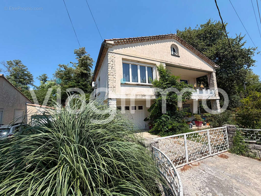 Maison à VALREAS