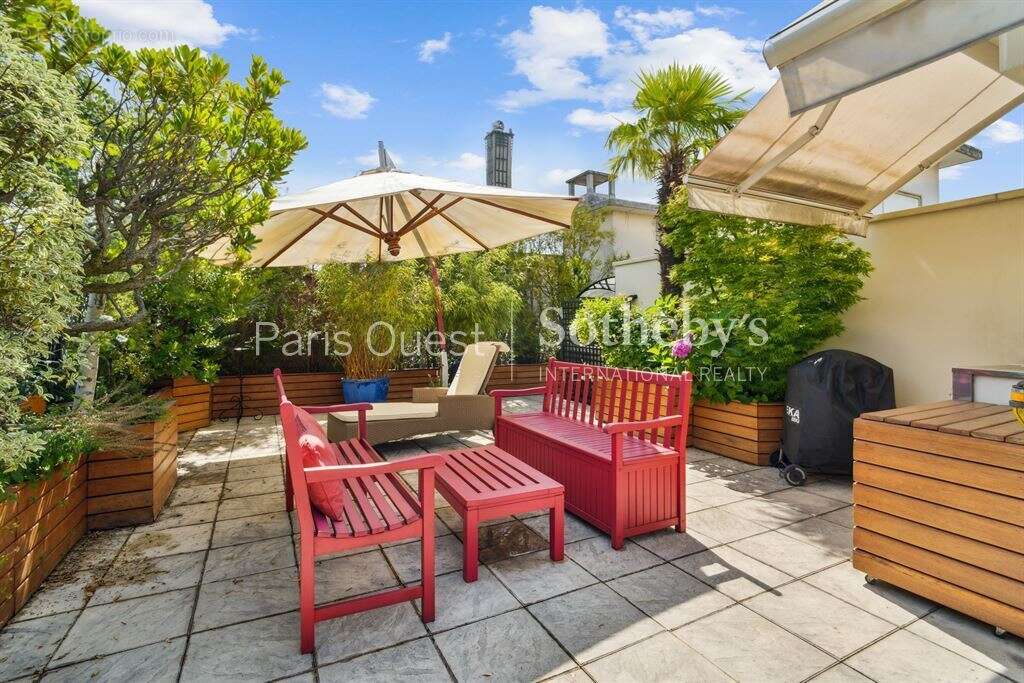 Appartement à NEUILLY-SUR-SEINE