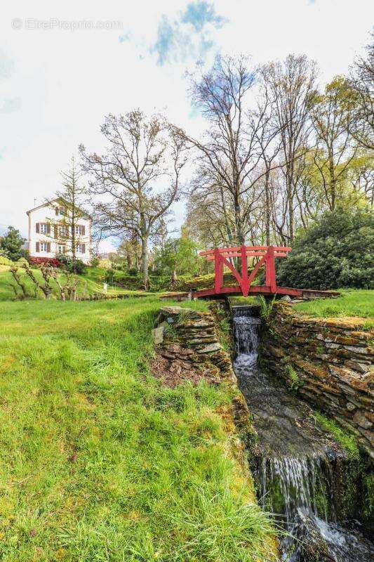 Maison à CARHAIX-PLOUGUER